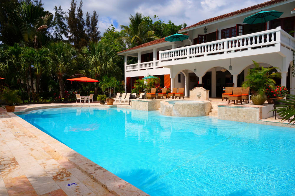 chairs-swimming-pool-water-105933